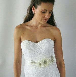Wedding Flower Dress Sash. Bridal Light Ivory Sash